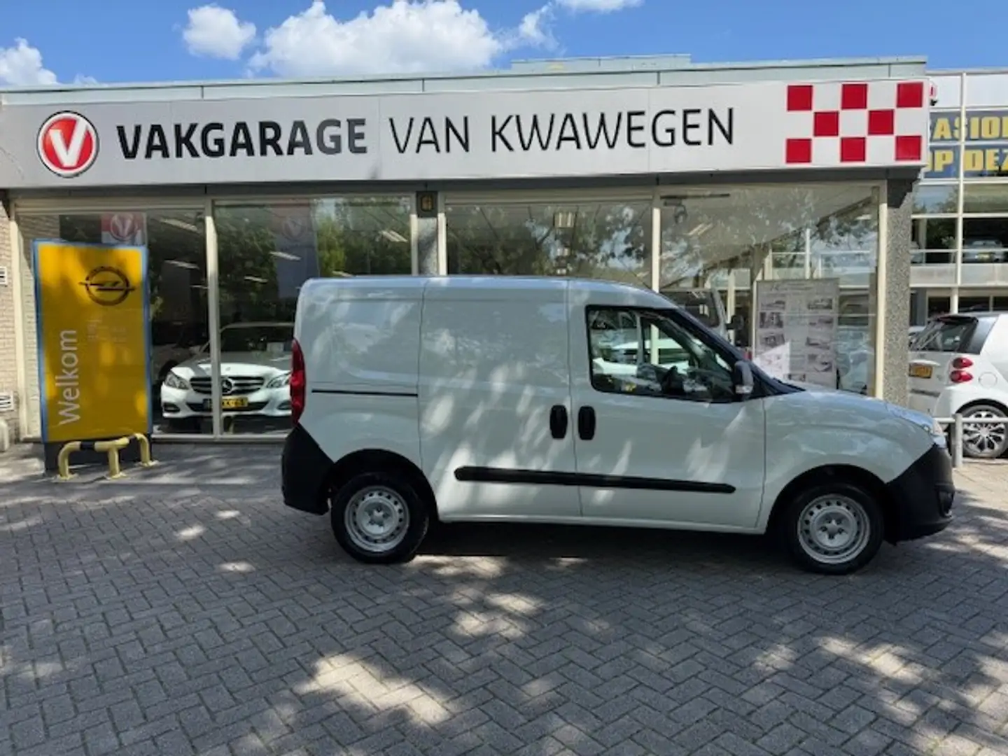 Opel Combo 1.6 D 1e EIGENAAR KEURIG APK TOT MRT '26 Wit - 1