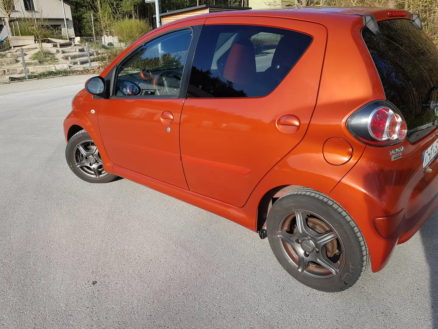 Toyota Aygo Aygo Cool and Connect Orange - 2