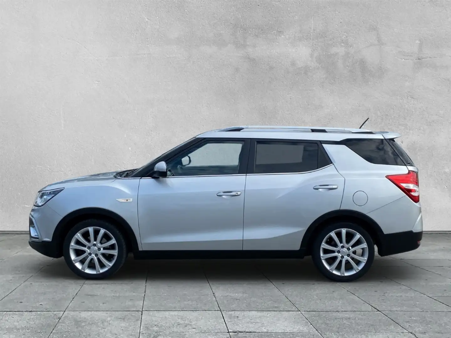 SsangYong XLV Quartz 4x4 1.6 e-XGi QUARTZ KLIMA+KAMERA+SHZ+USB Silber - 2