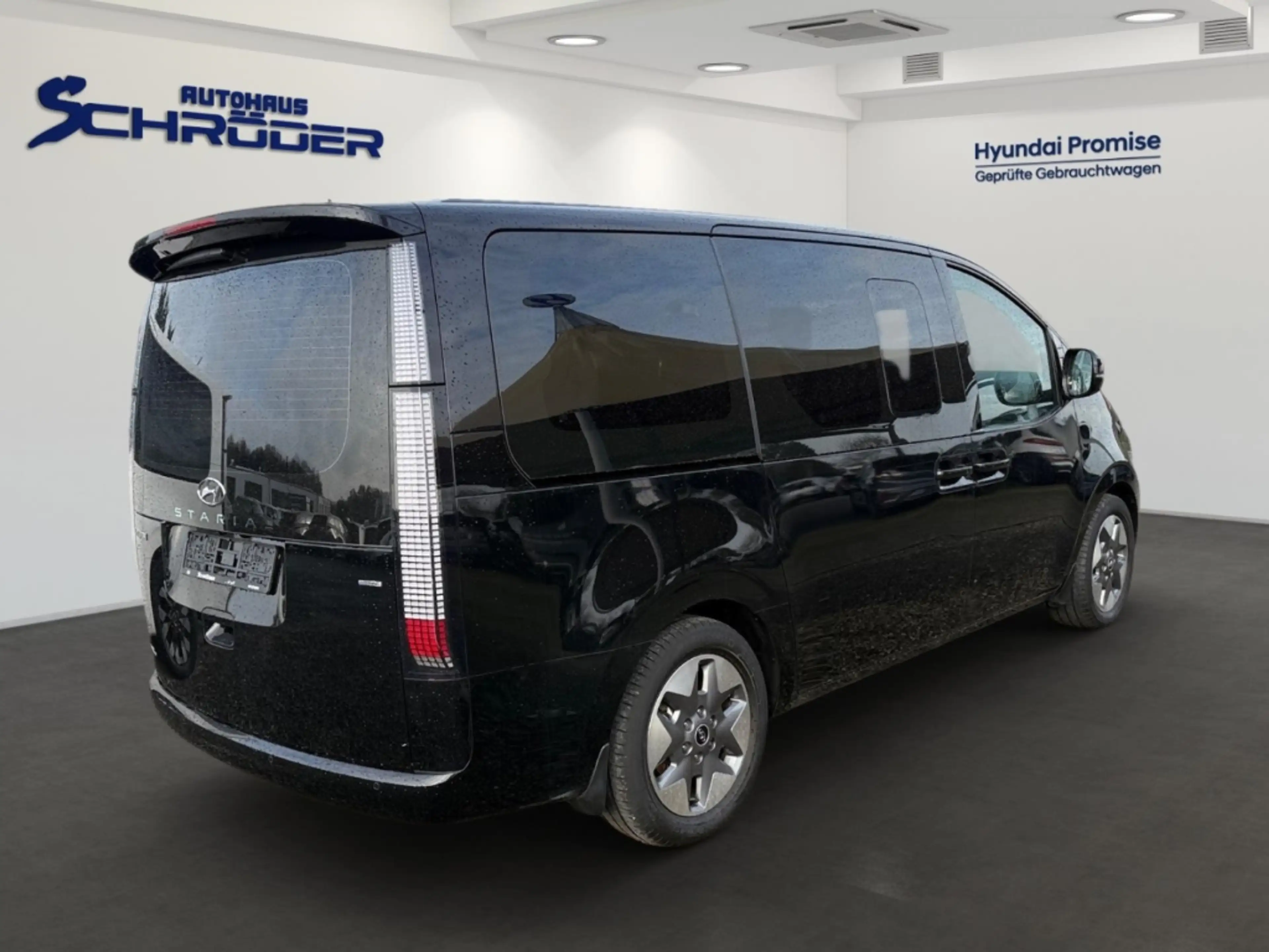 Hyundai STARIA Prime 2.2 CRdi 4WD 9-Sitzer LED+NAVI+SHZ — photo 3