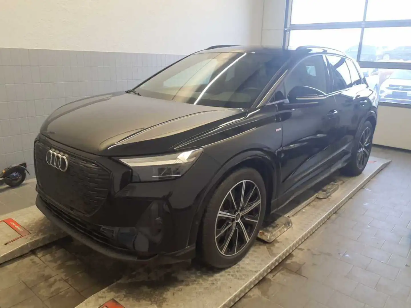 Audi Q4 e-tron S line 35 Pano R-Cam ACC VC Black Sitzh Parkassist Schwarz - 2