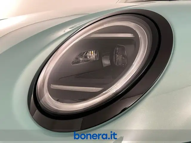 Mini Cooper Cooper view 10