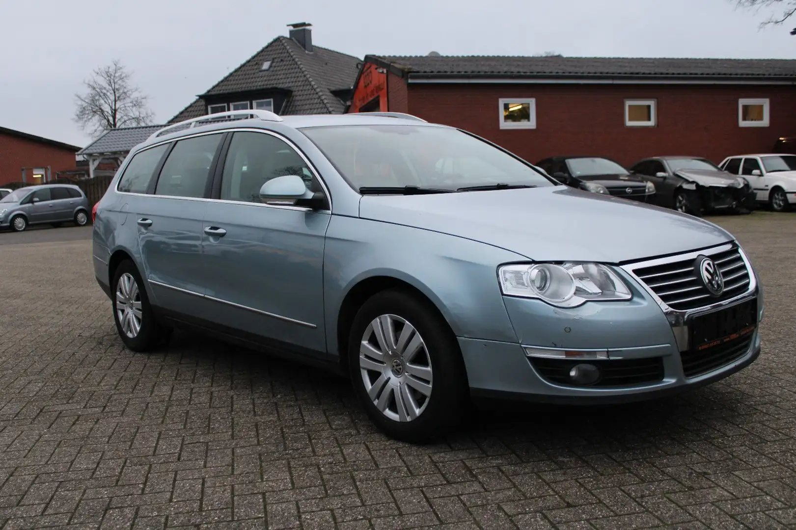 Volkswagen Passat Variant Highline Blau - 2
