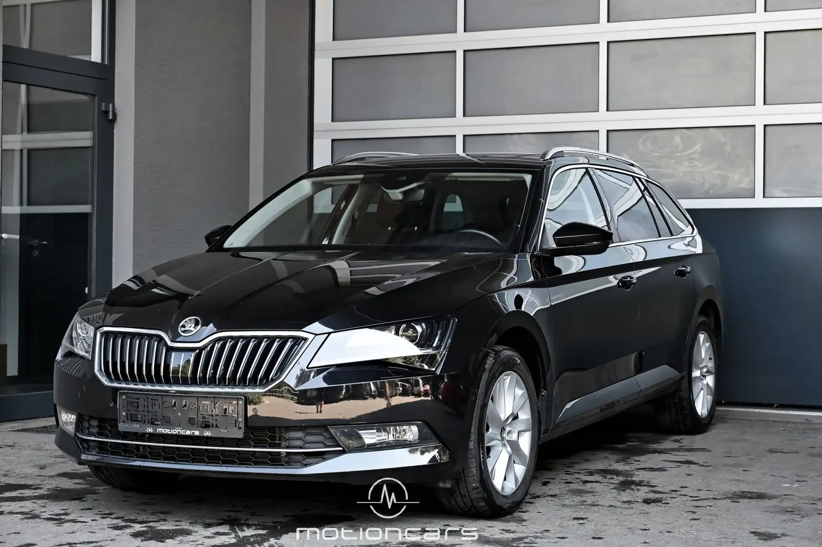 Skoda Superb 2.0 TDI Style 4x4 Pickerl NEU Schwarz - 1