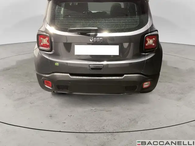 Jeep Renegade view 3
