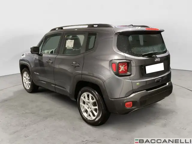 Jeep Renegade view 2