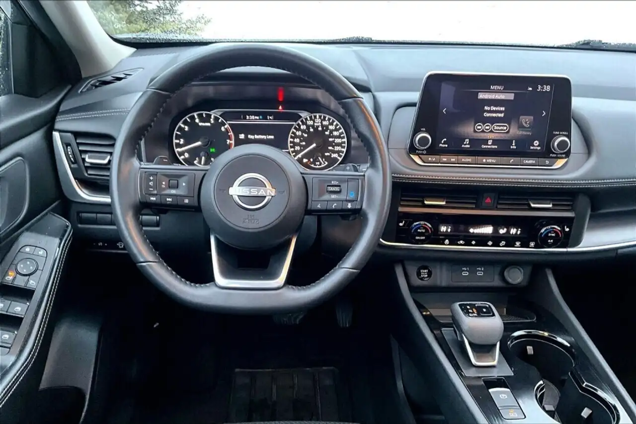 Nissan Rogue снимка Nissan Rogue