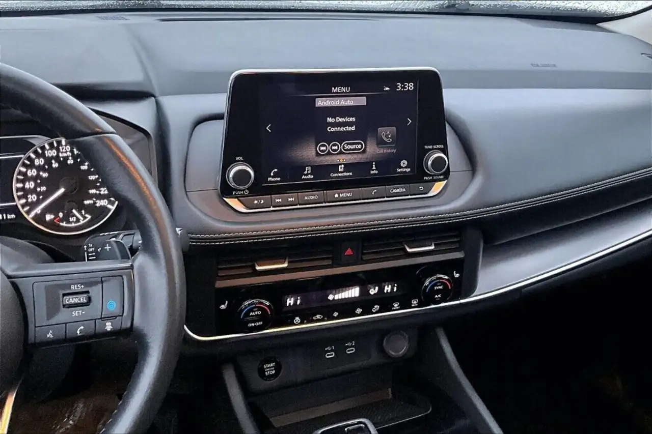 Nissan Rogue снимка Nissan Rogue
