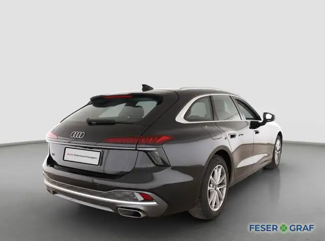 Audi A6 Avant view 5