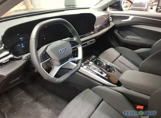 Audi A6 Avant view 6