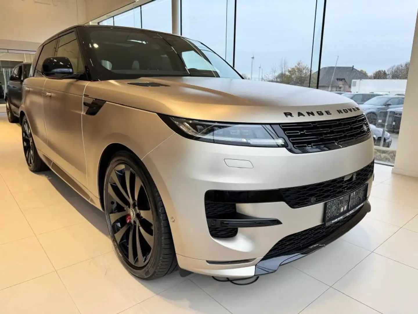 Land Rover Range Rover Sport P460e Dynamic SE AWD Auto. 25MY Gold - 1