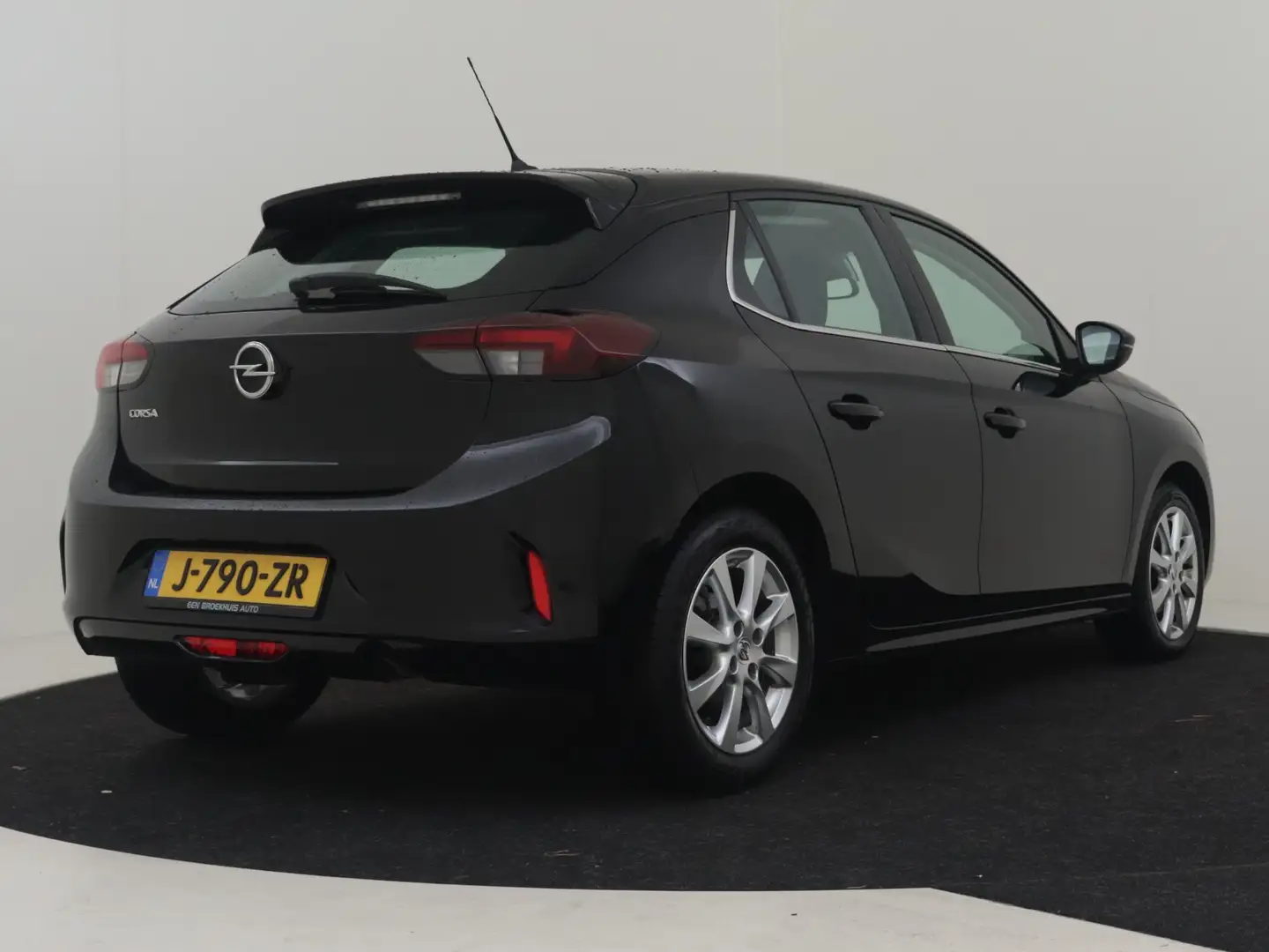 Opel Corsa 1.2 Elegance 102pk | Navigatie | Keyless | Cruise Zwart - 2
