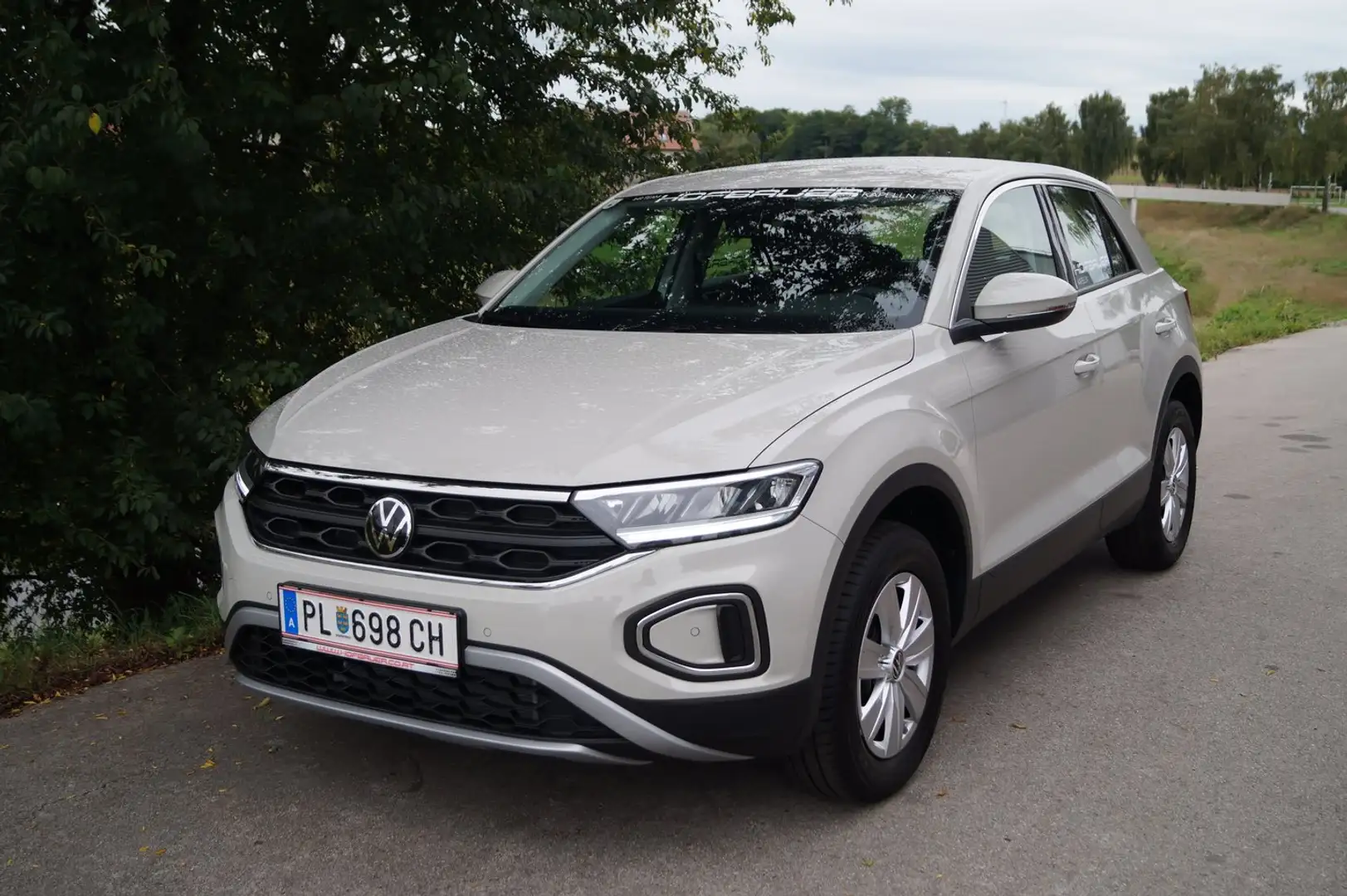 Volkswagen T-Roc 4Me TSI Grau - 1