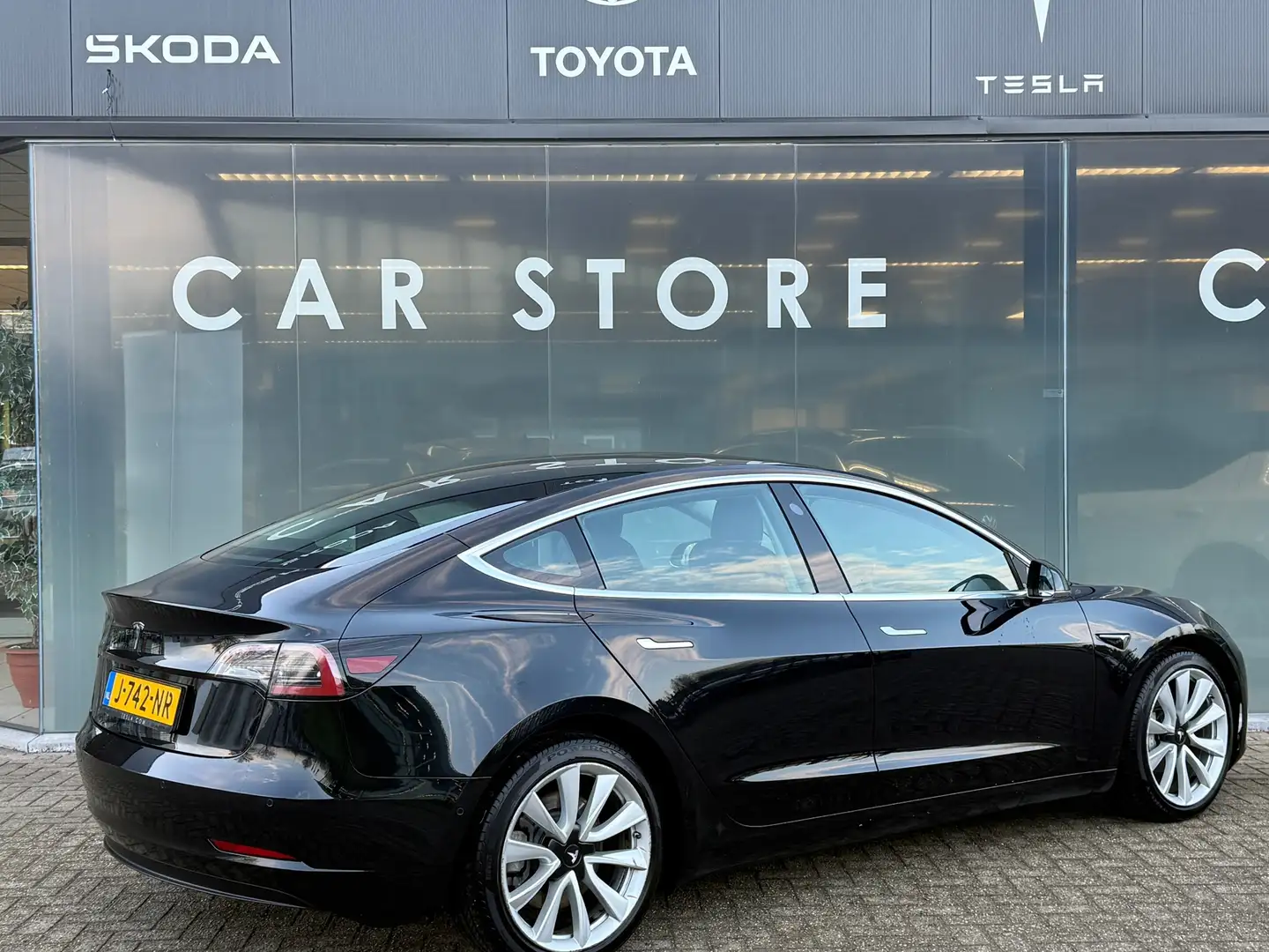 Tesla Model 3 Standard RWD Plus 60 kWh 90% SOH Autopilot 19 Inch Noir - 2