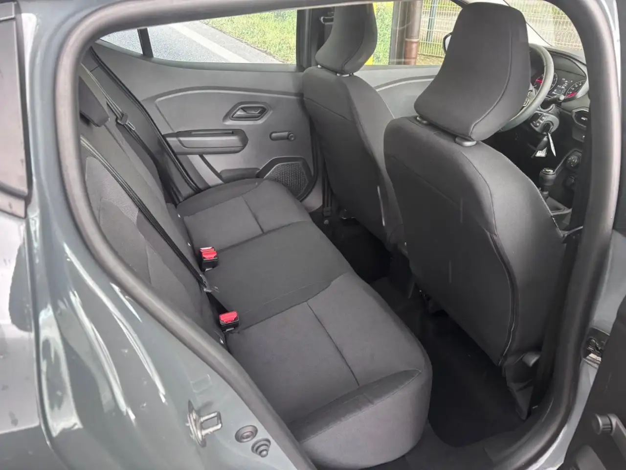 Dacia Sandero mit Klima, DAB & Bluetooth Klima Einparkhilfe 9