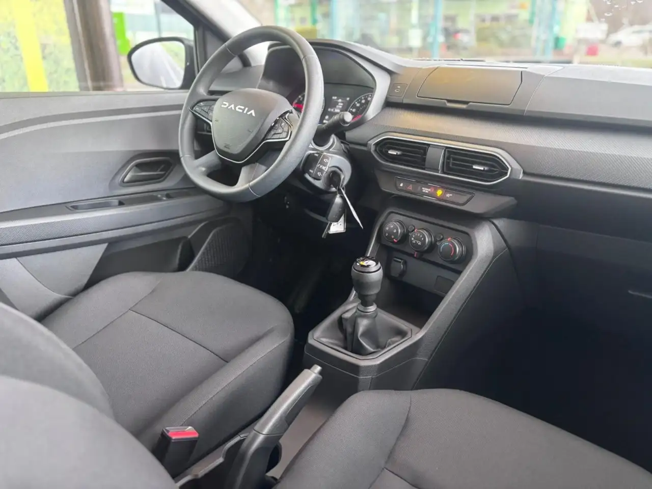 Dacia Sandero mit Klima, DAB & Bluetooth Klima Einparkhilfe 8