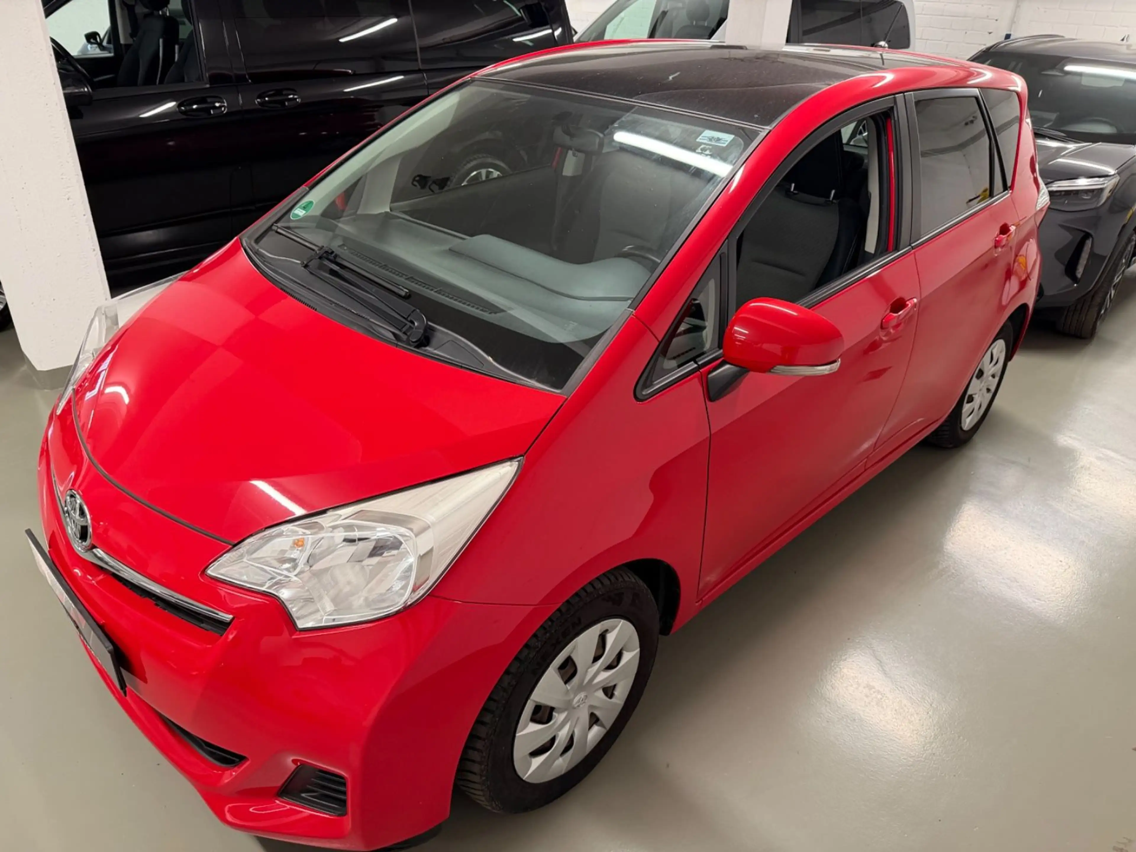 Toyota Verso-S 1.33 Verso-S Life / Pano / Kamera / Klima — photo 2