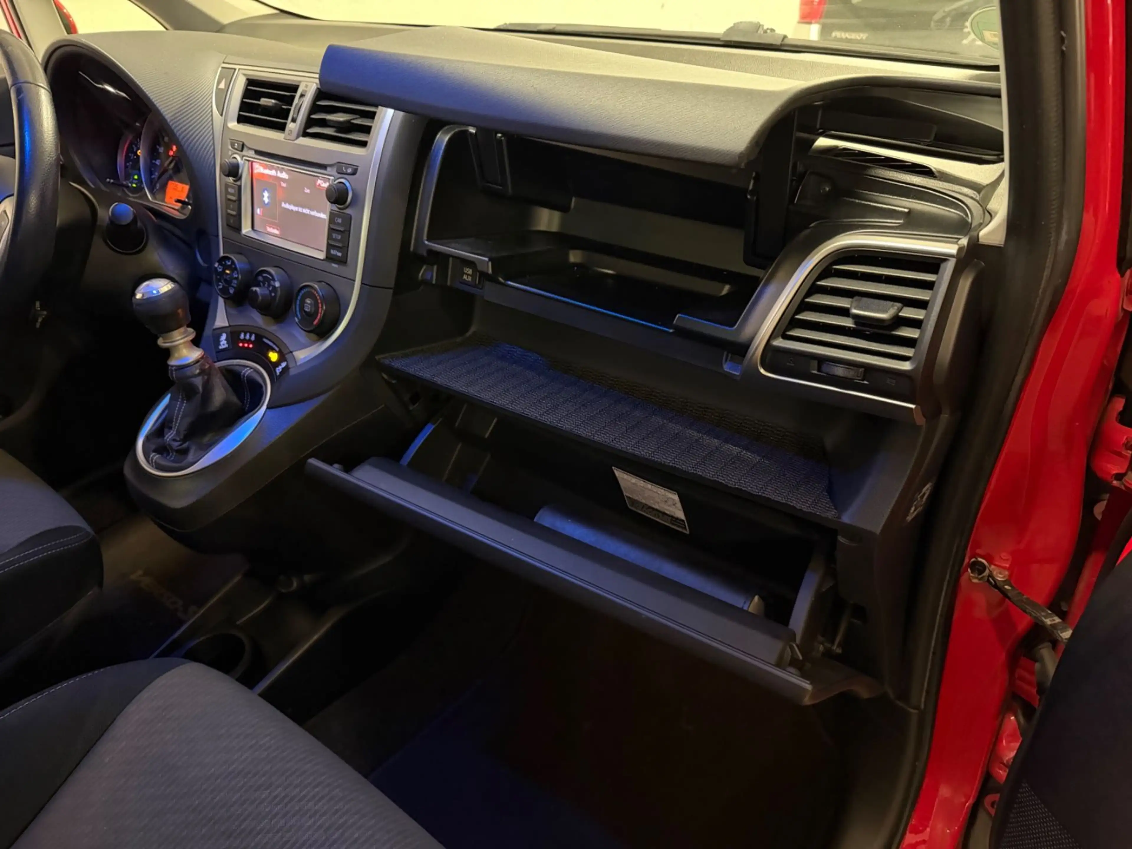 Toyota Verso-S 1.33 Verso-S Life / Pano / Kamera / Klima — photo 10