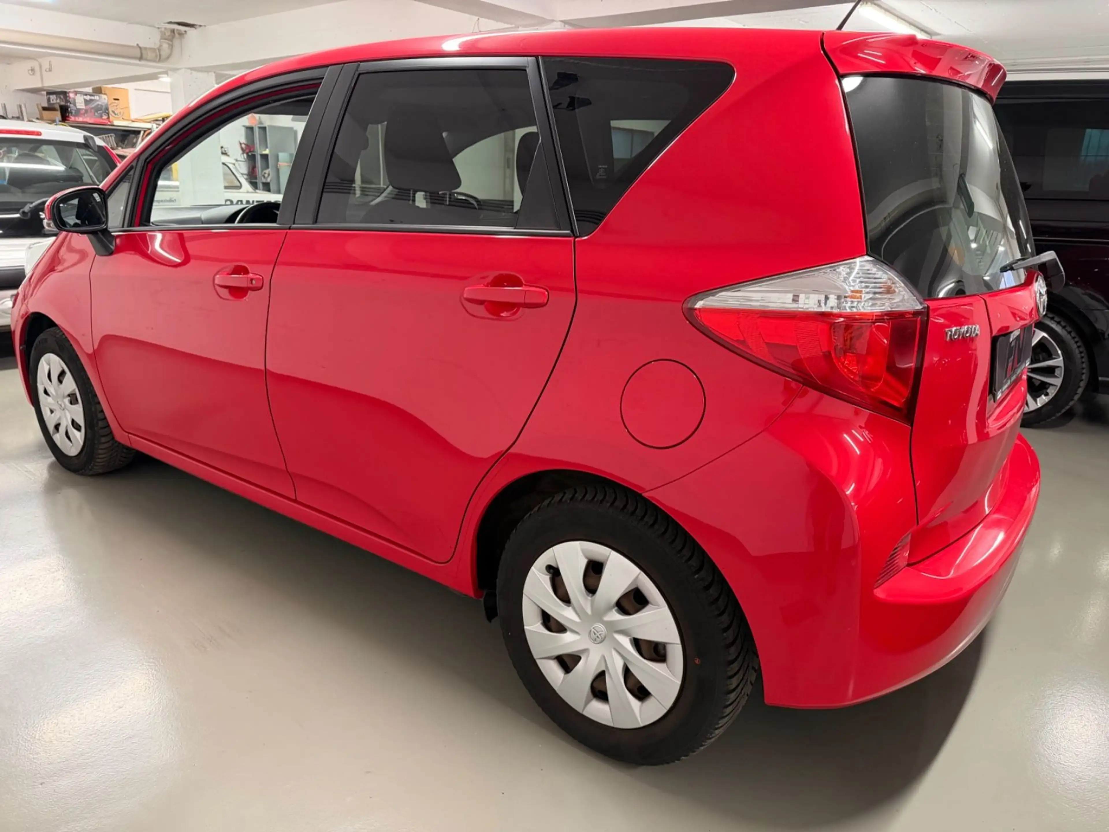 Toyota Verso-S 1.33 Verso-S Life / Pano / Kamera / Klima — photo 5