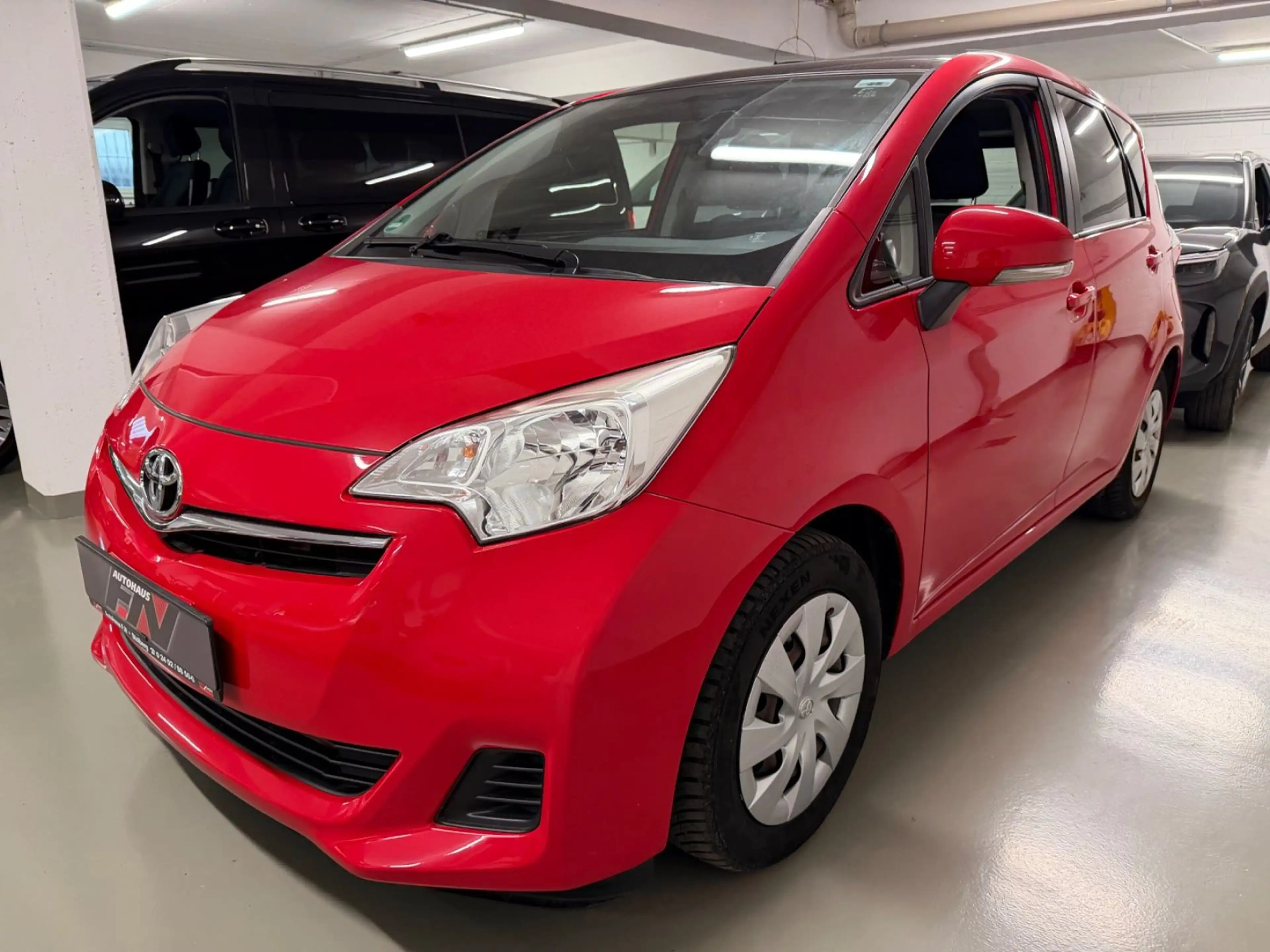 Toyota Verso-S 1.33 Verso-S Life / Pano / Kamera / Klima — photo 3