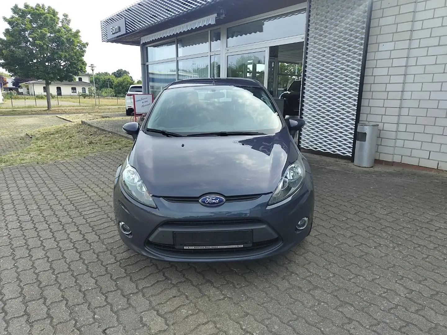 Ford Fiesta Champions Edition Grau - 1