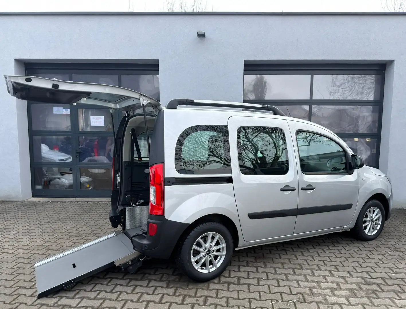 Mercedes-Benz Citan CDI Behindertengerecht Rollstuhlrampe 3+1 Argent - 1