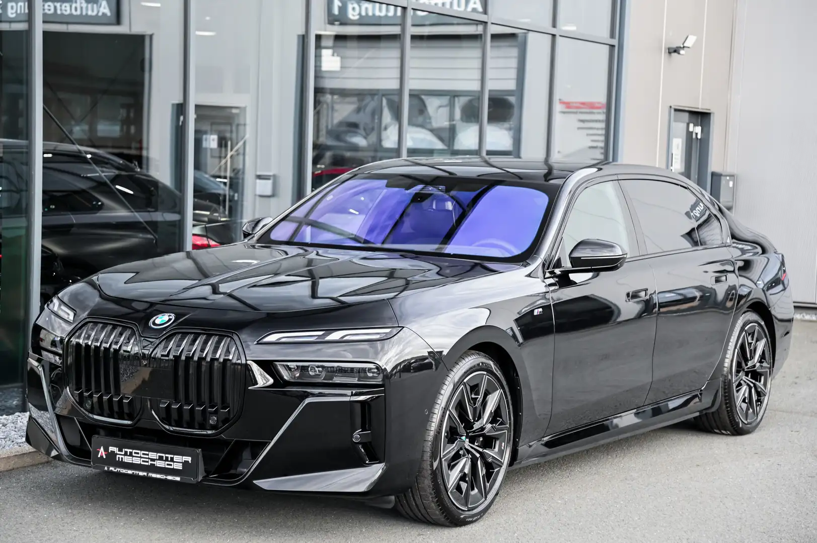 BMW i7 eDrive50 M Sport Pro *Fond Theatre Screen* Noir - 2