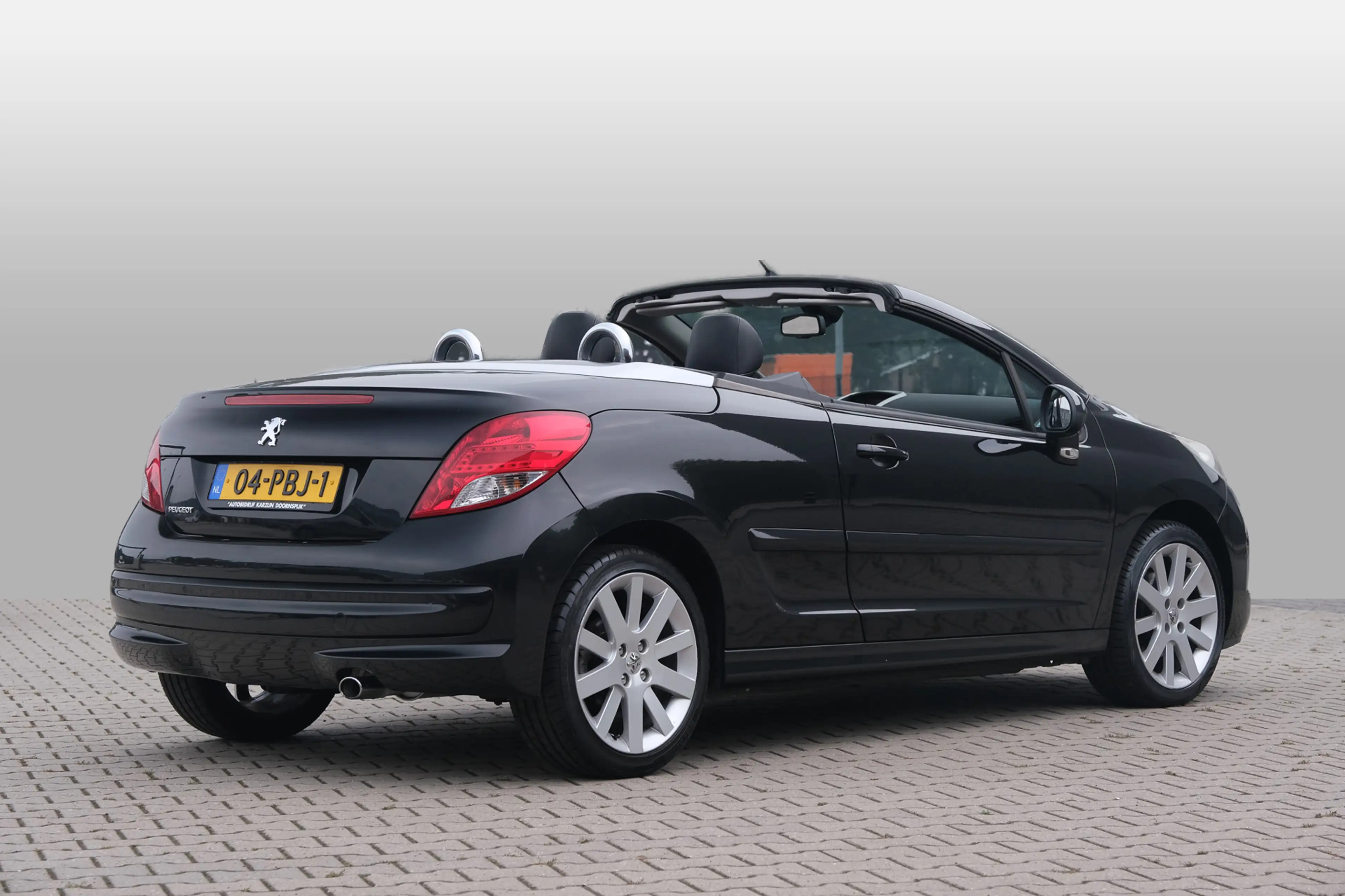 Peugeot 207 CC 1.6 VTi Noir & Blanc — photo 3