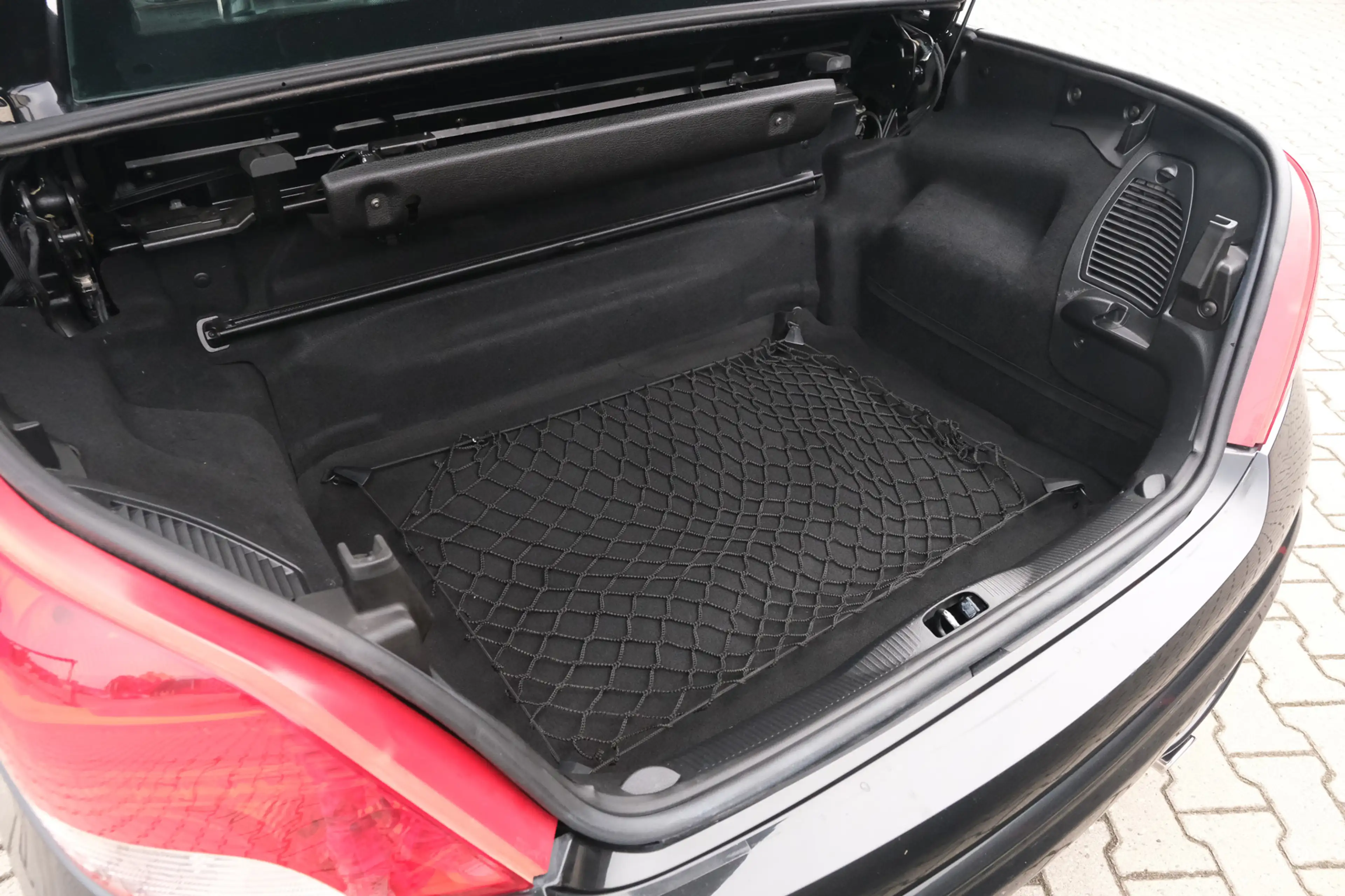 Peugeot 207 CC 1.6 VTi Noir & Blanc — photo 23