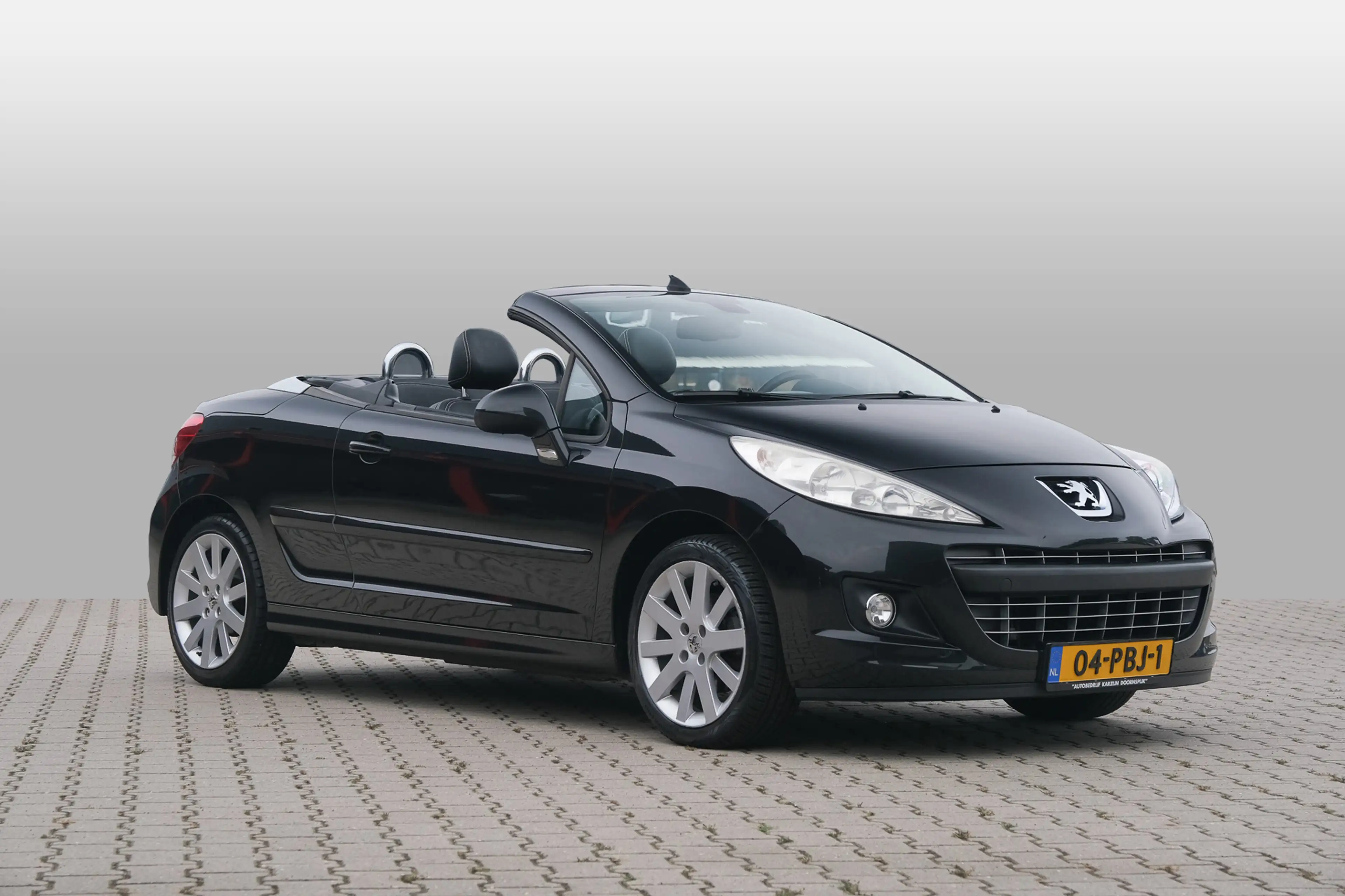 Peugeot 207 CC 1.6 VTi Noir & Blanc — photo 2