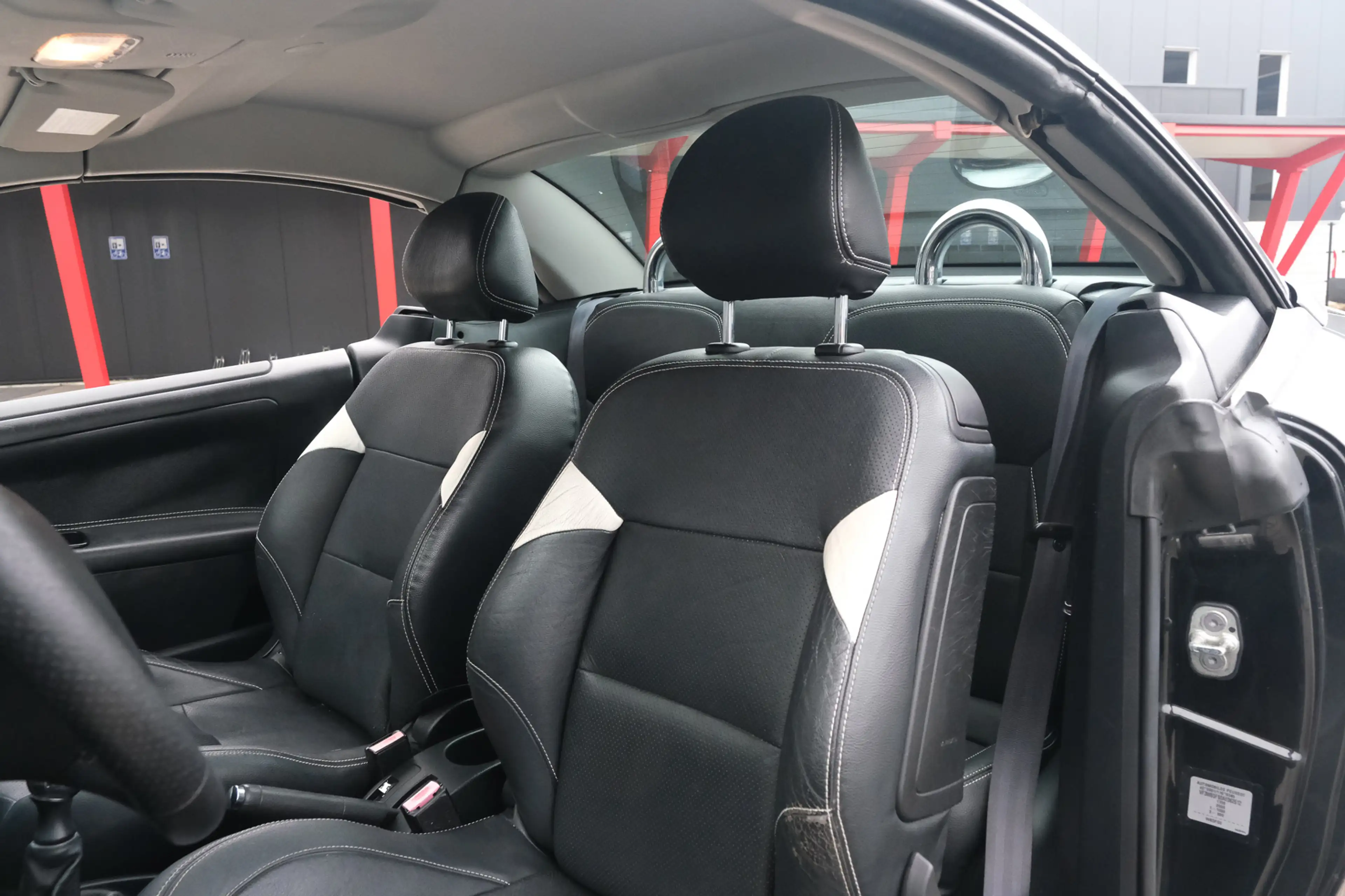 Peugeot 207 CC 1.6 VTi Noir & Blanc — photo 21