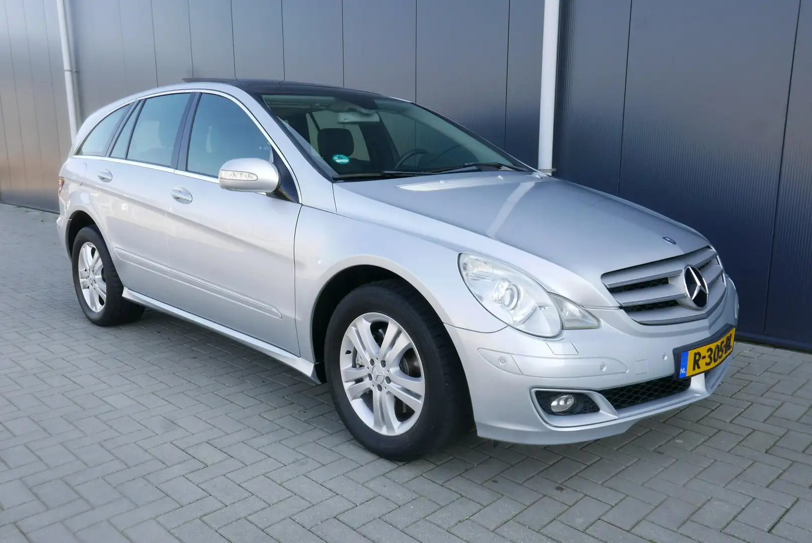 Mercedes-Benz R 500 4-Matic 306 PK 6 PERSOONS,PANORAMADAK. Grau - 1