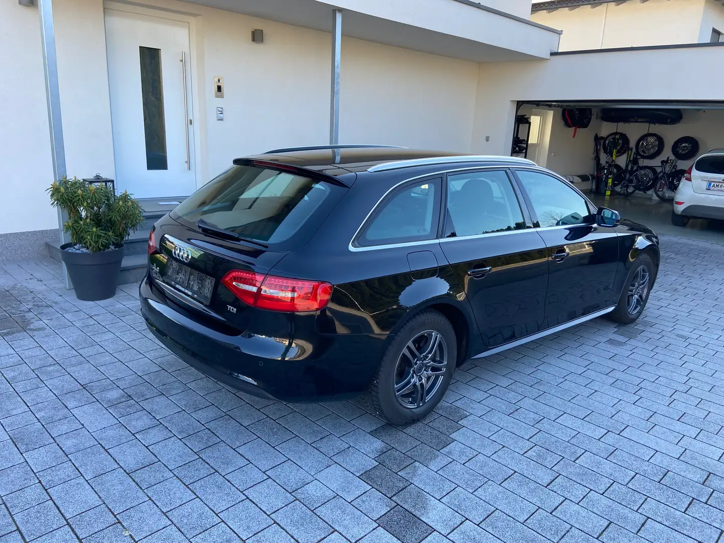 Audi A4 A4 Avant 2,0 TDI Style DPF Style Schwarz - 2
