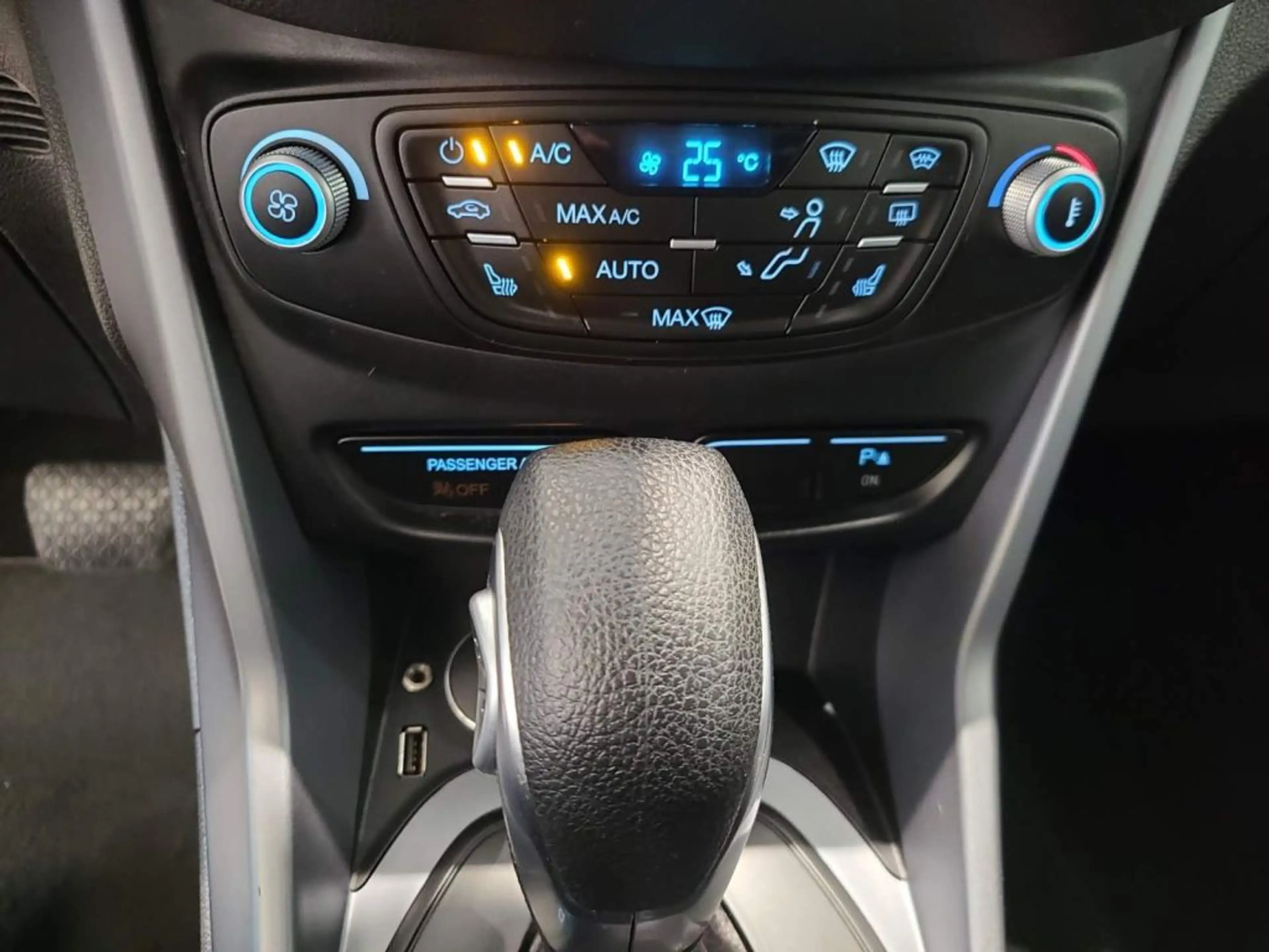 Ford B-Max 1.6 Aut. COOL&CONNECT — photo 15