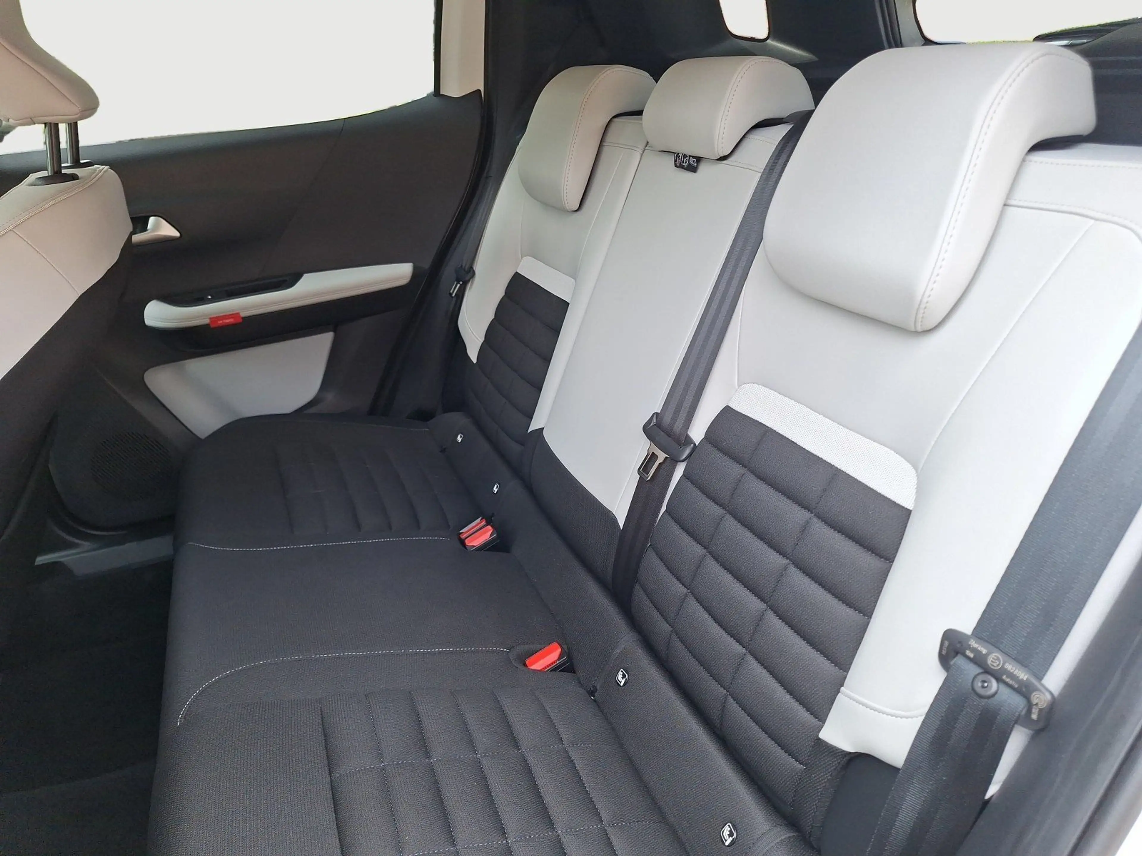 Citroen C3 Aircross Hybrid 145 MAX Navi,LED,RFK — photo 13