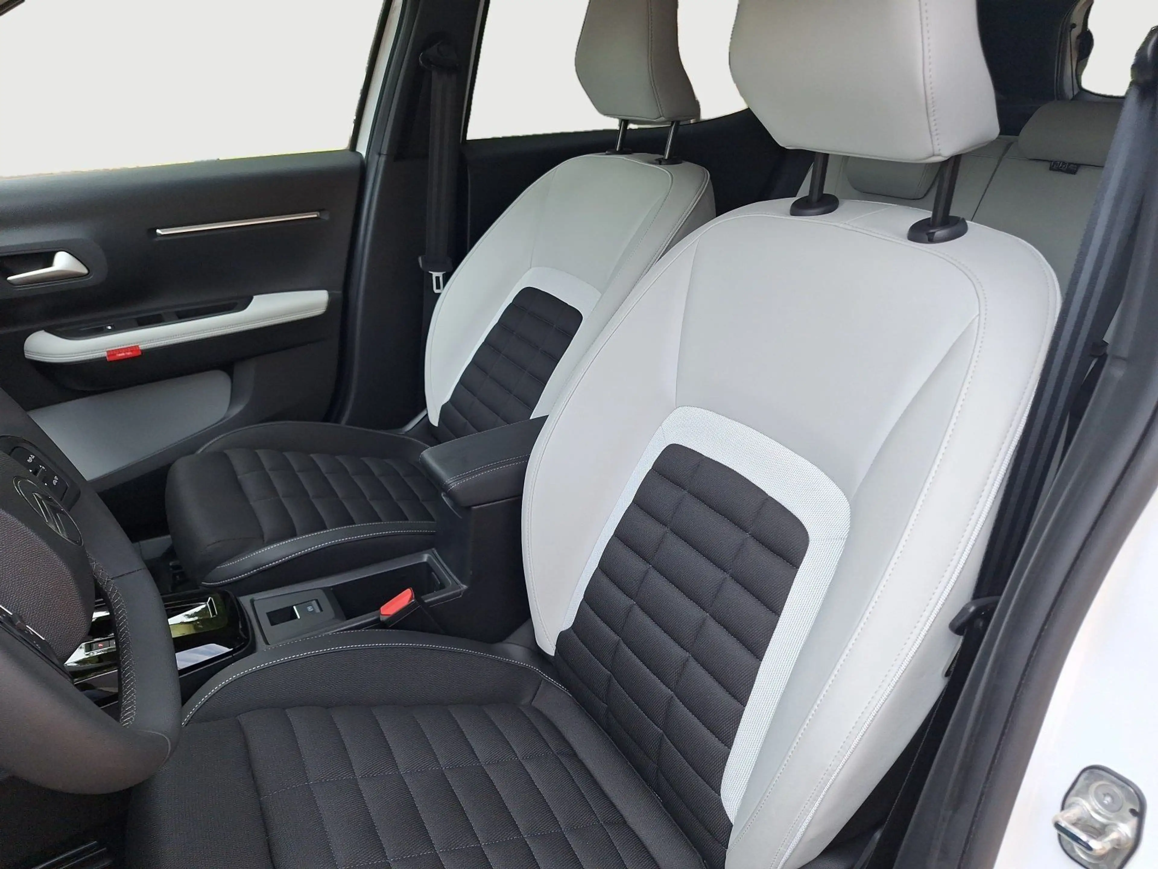 Citroen C3 Aircross Hybrid 145 MAX Navi,LED,RFK — photo 12