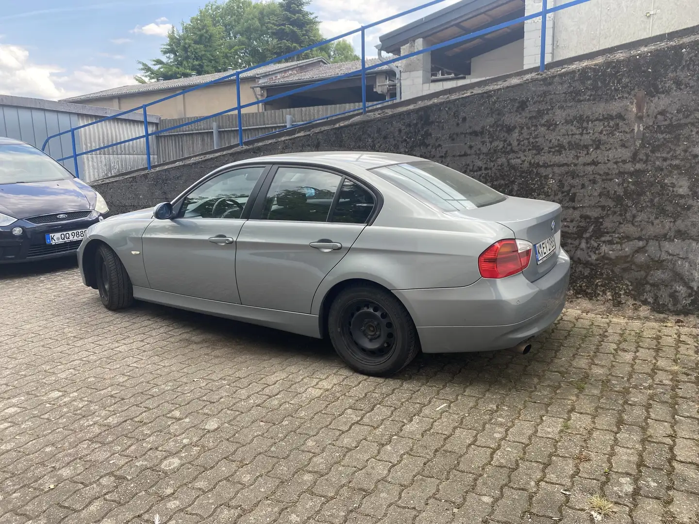 BMW 318 318i - 2