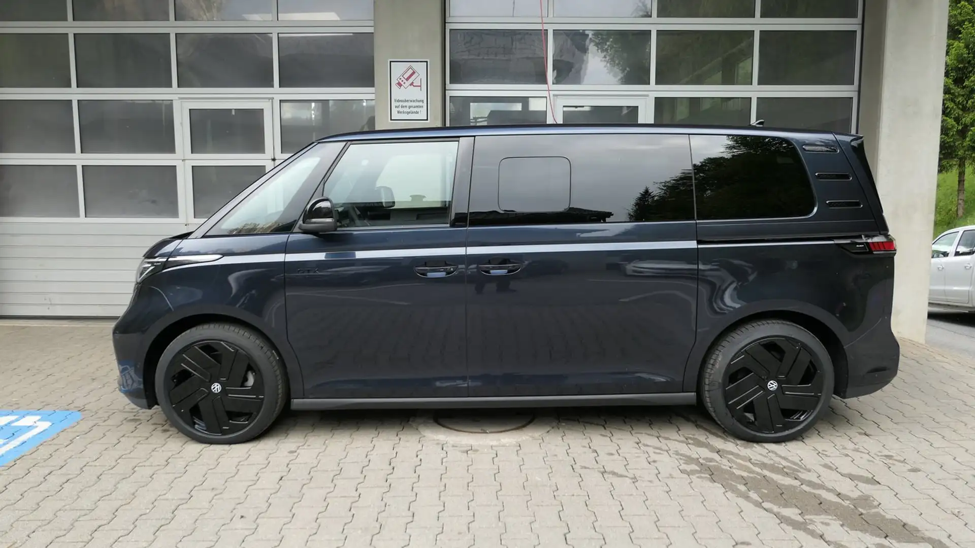 Volkswagen ID. Buzz VW ID. Buzz GTX LR 4MOTION 250 kW Blau - 2