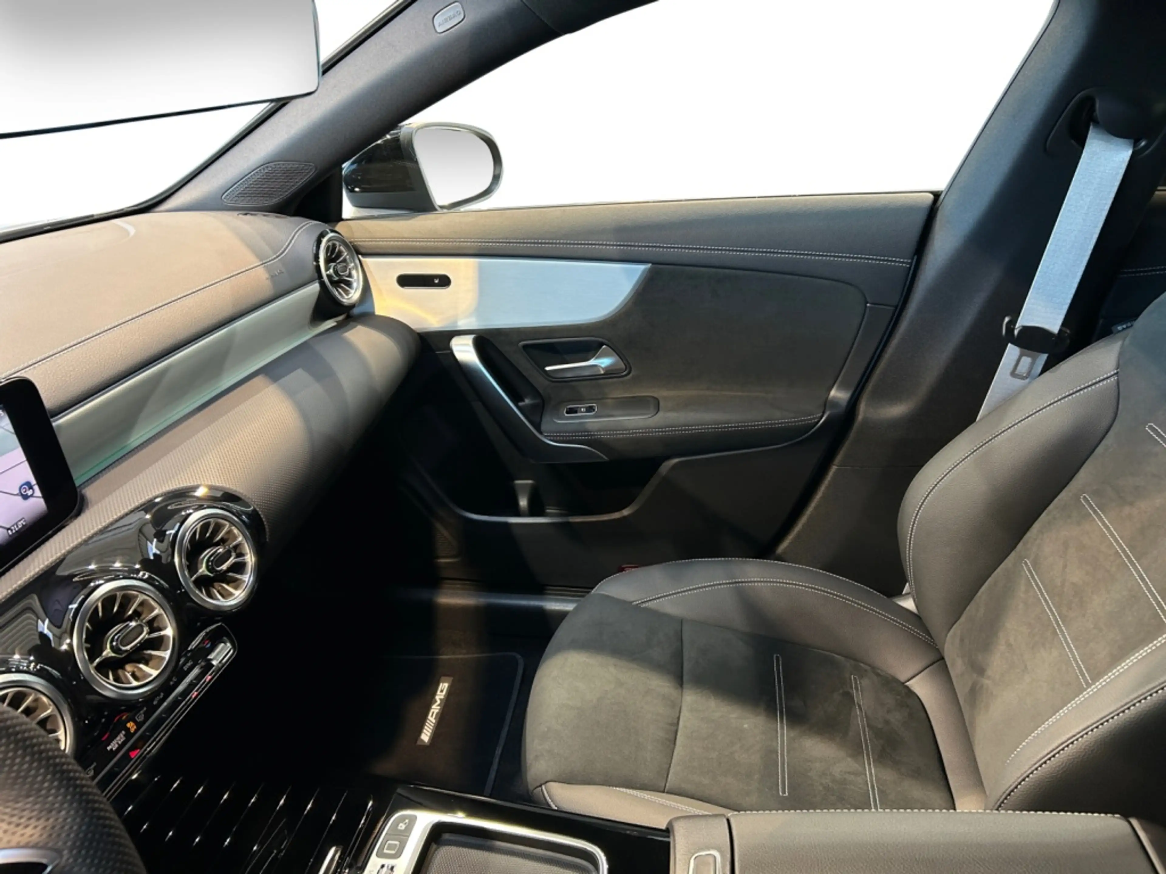Mercedes-Benz CLA 200 Shooting Brake AMG AMG+MBUX+MBeam+Night — photo 6