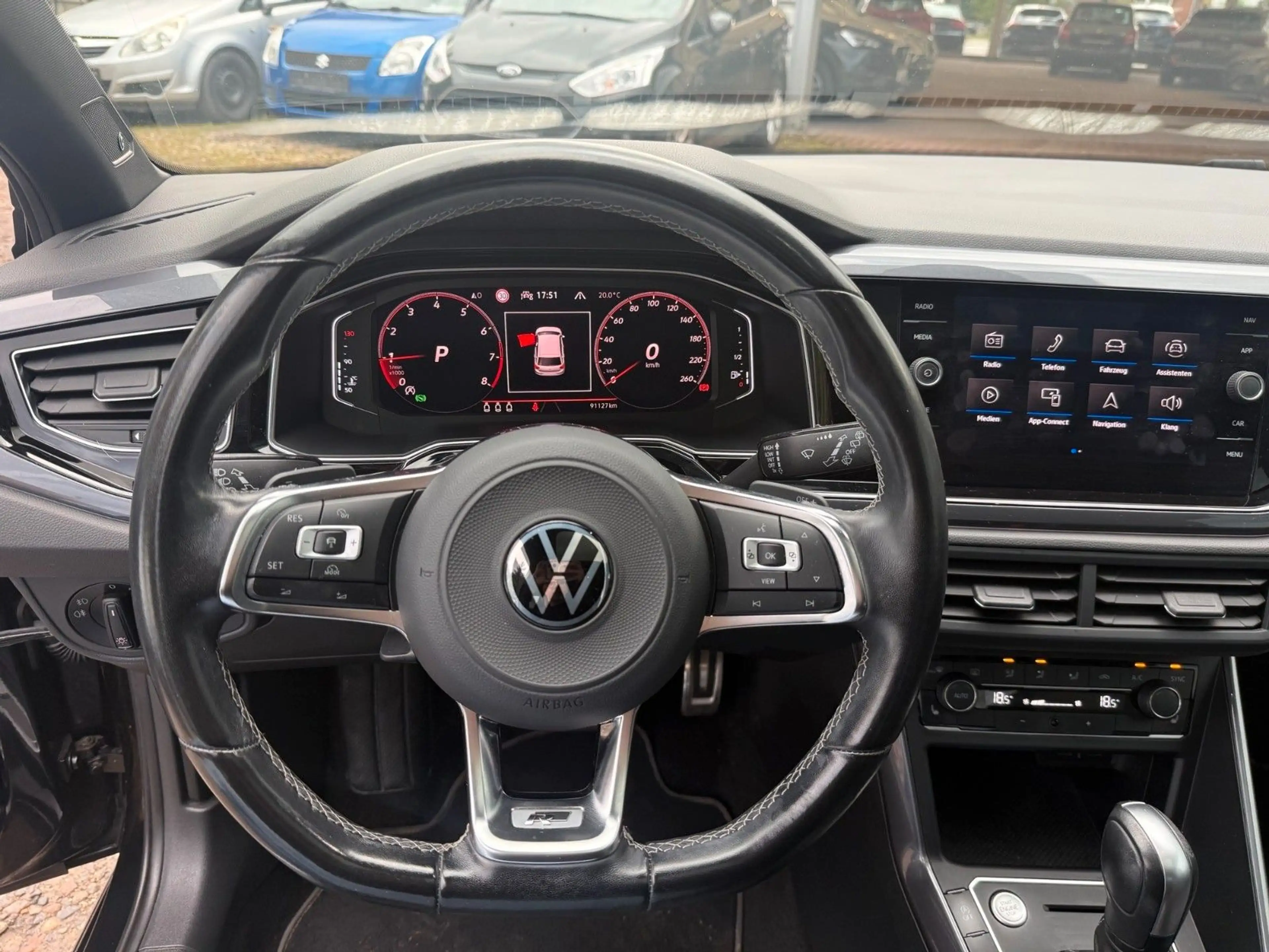 Volkswagen Polo VI Highline — photo 9