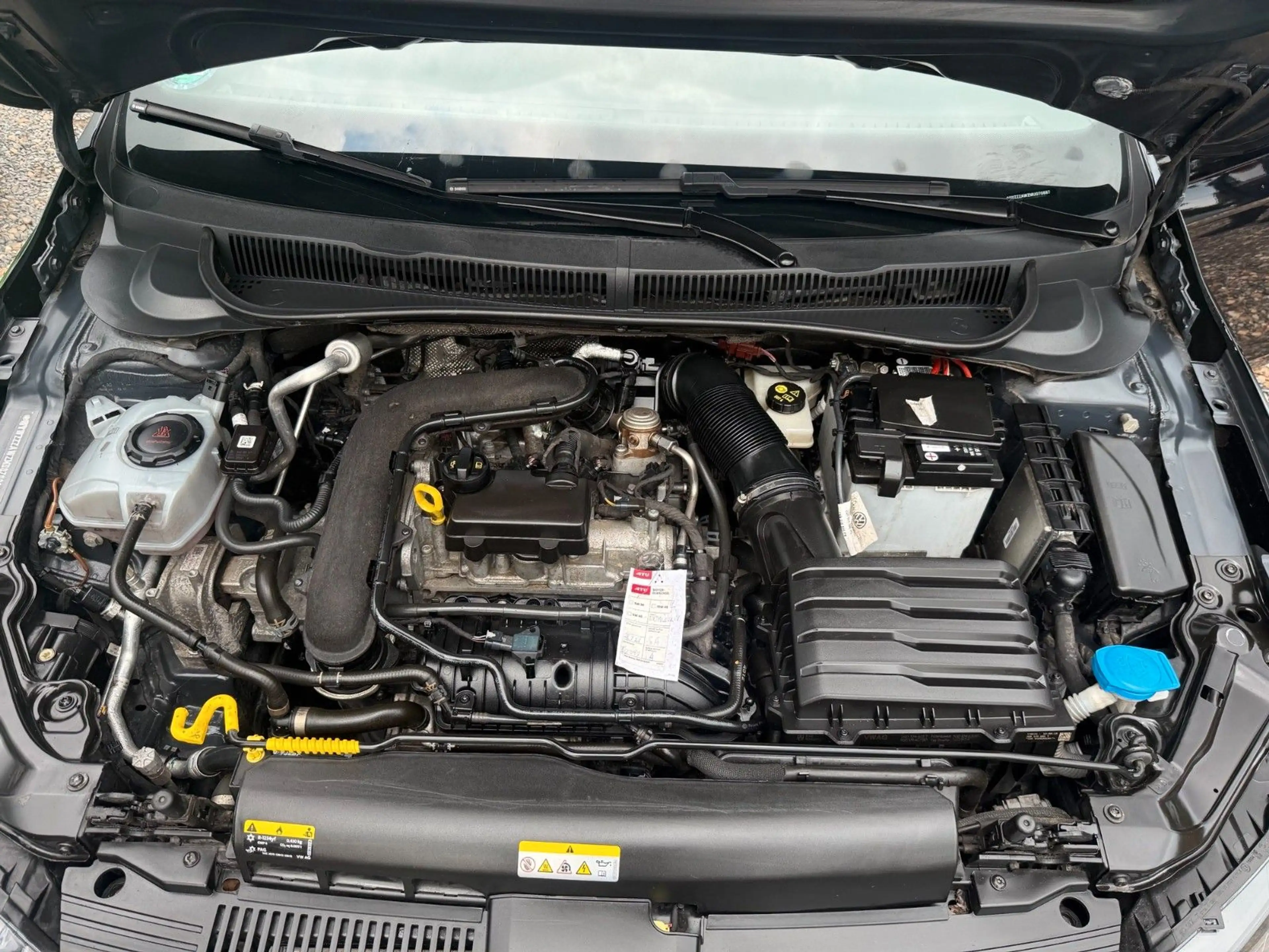 Volkswagen Polo VI Highline — photo 12