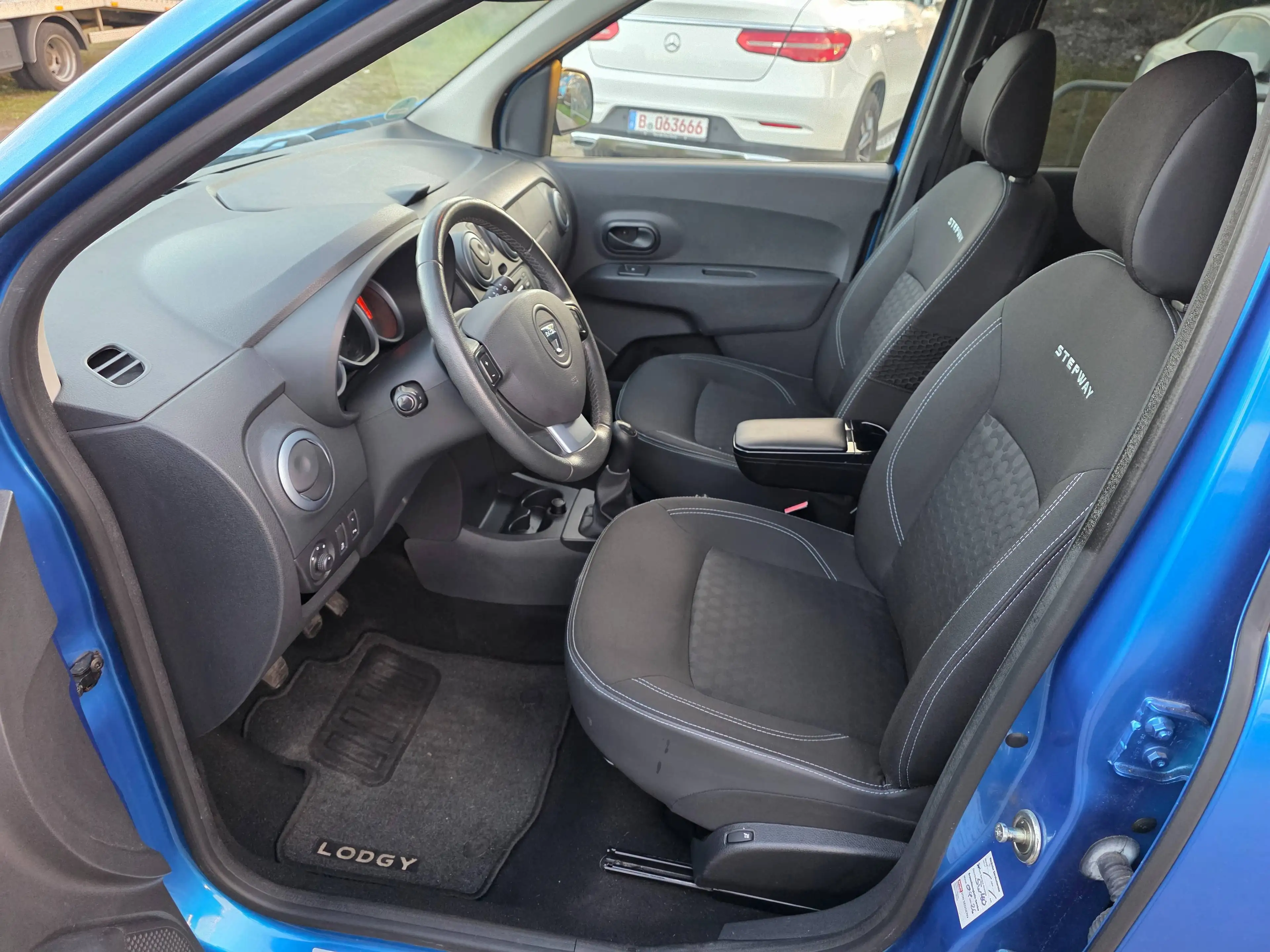 Dacia Lodgy Stepway — photo 13