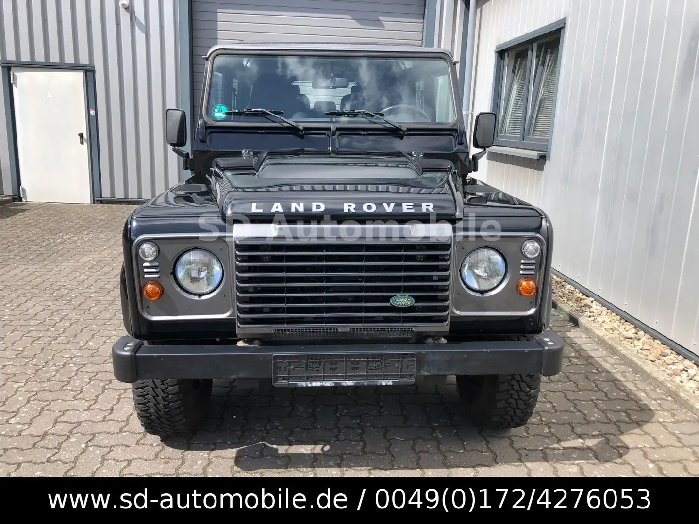Land Rover Defender 110 Edition LXV 1.HAND+U-FREI+SH+MWST Schwarz - 2