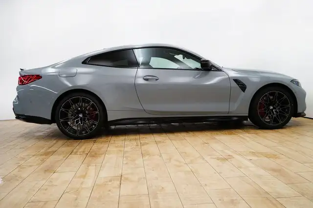BMW M4 view 10