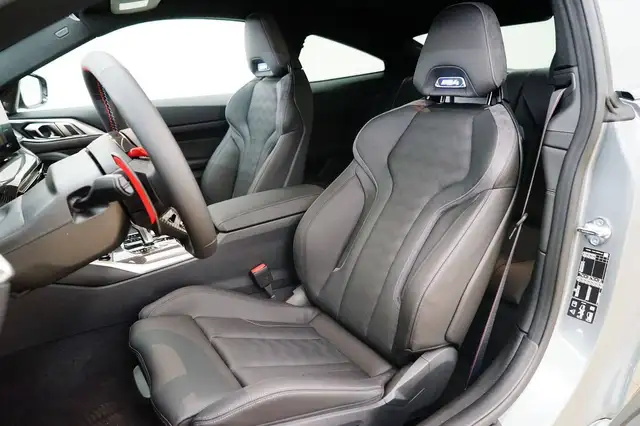 BMW M4 view 8