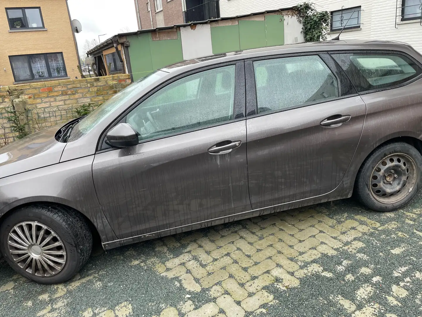 Peugeot 308 1.2 PureTech euro 6 Brown - 2