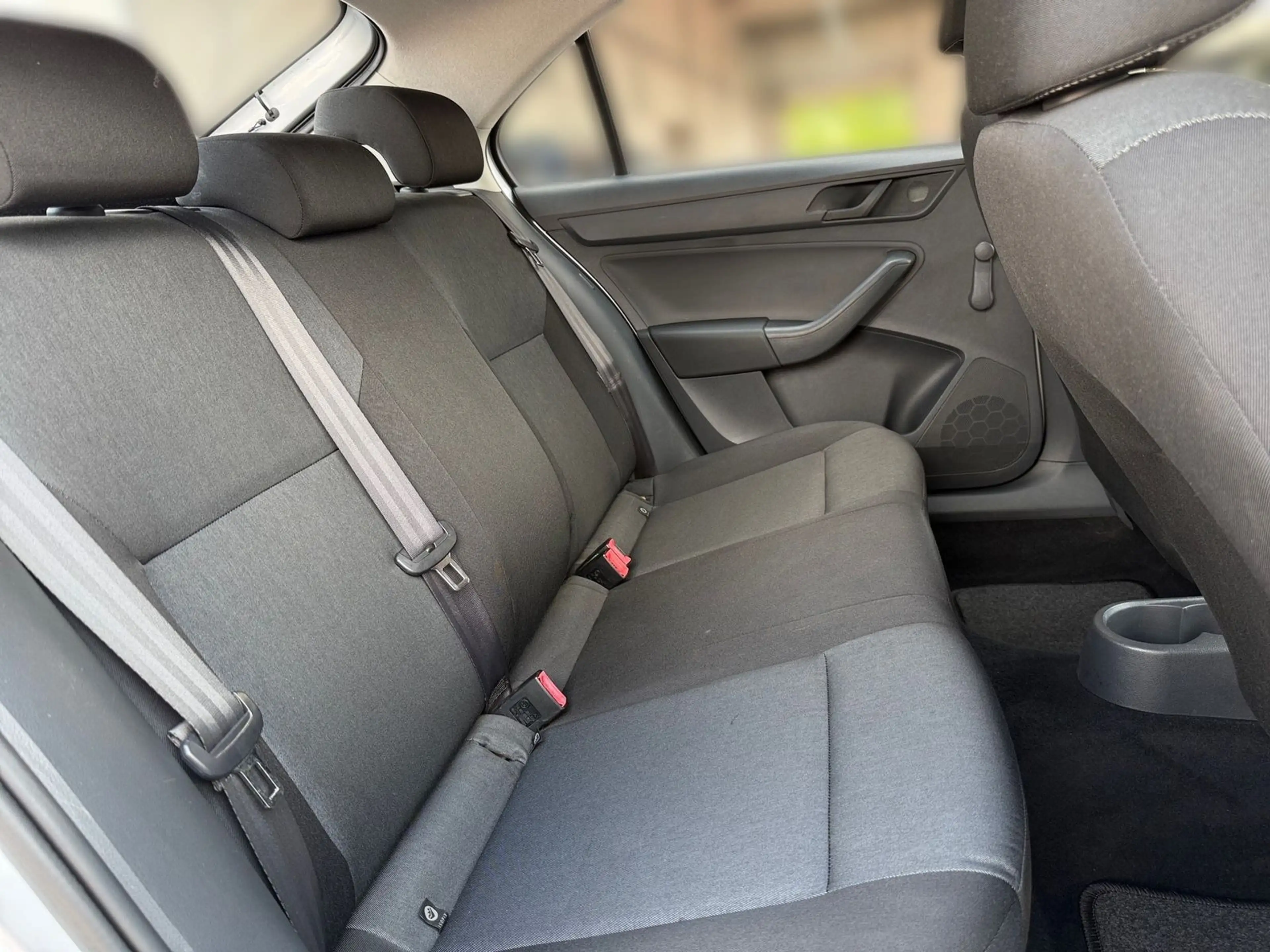 Skoda Rapid/Spaceback 1.6 TDI Greentec Klima — photo 13