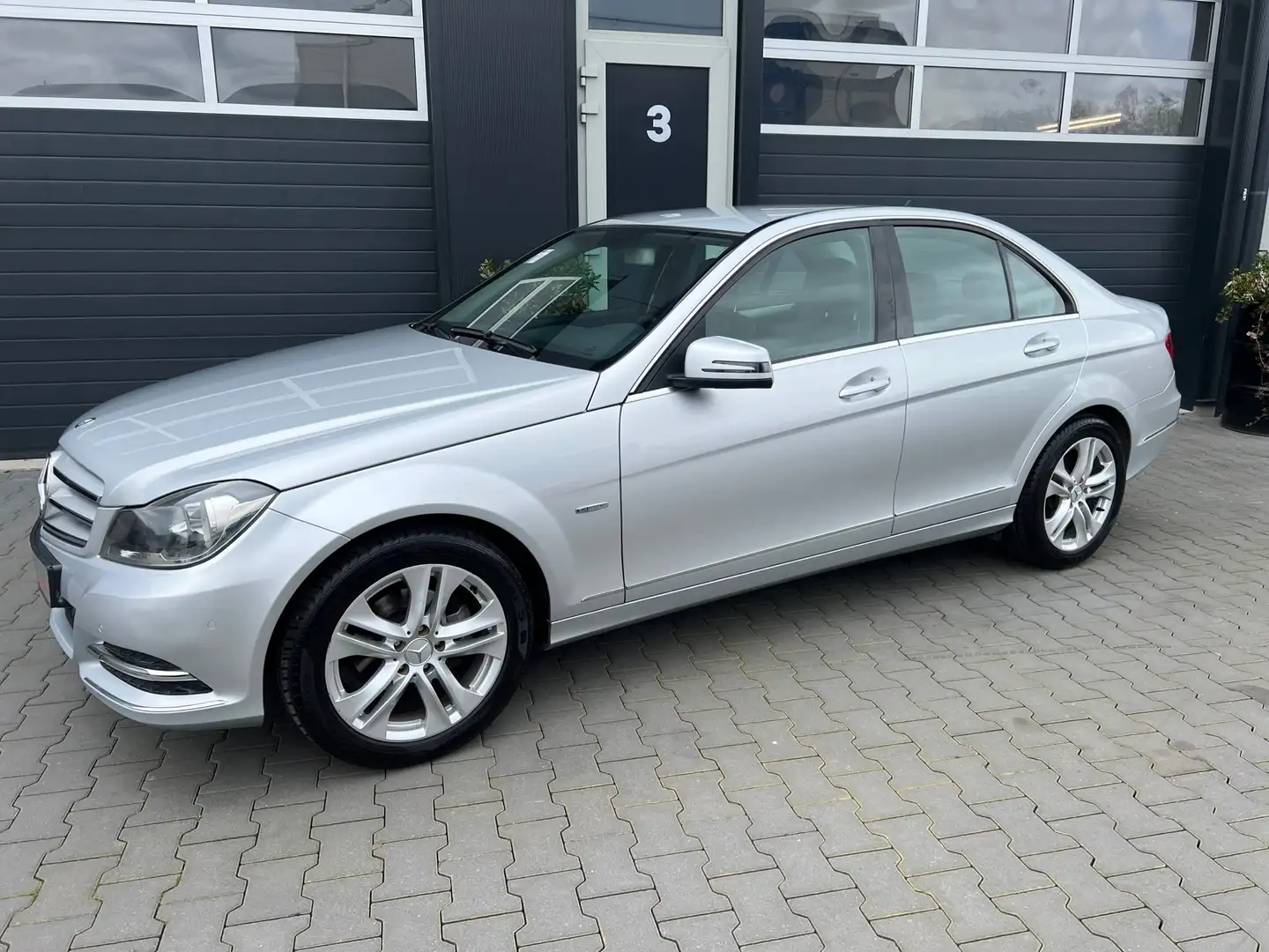 Mercedes-Benz C 180 CGI 140.000 KM !! AUTOMAAT !! Grijs - 2
