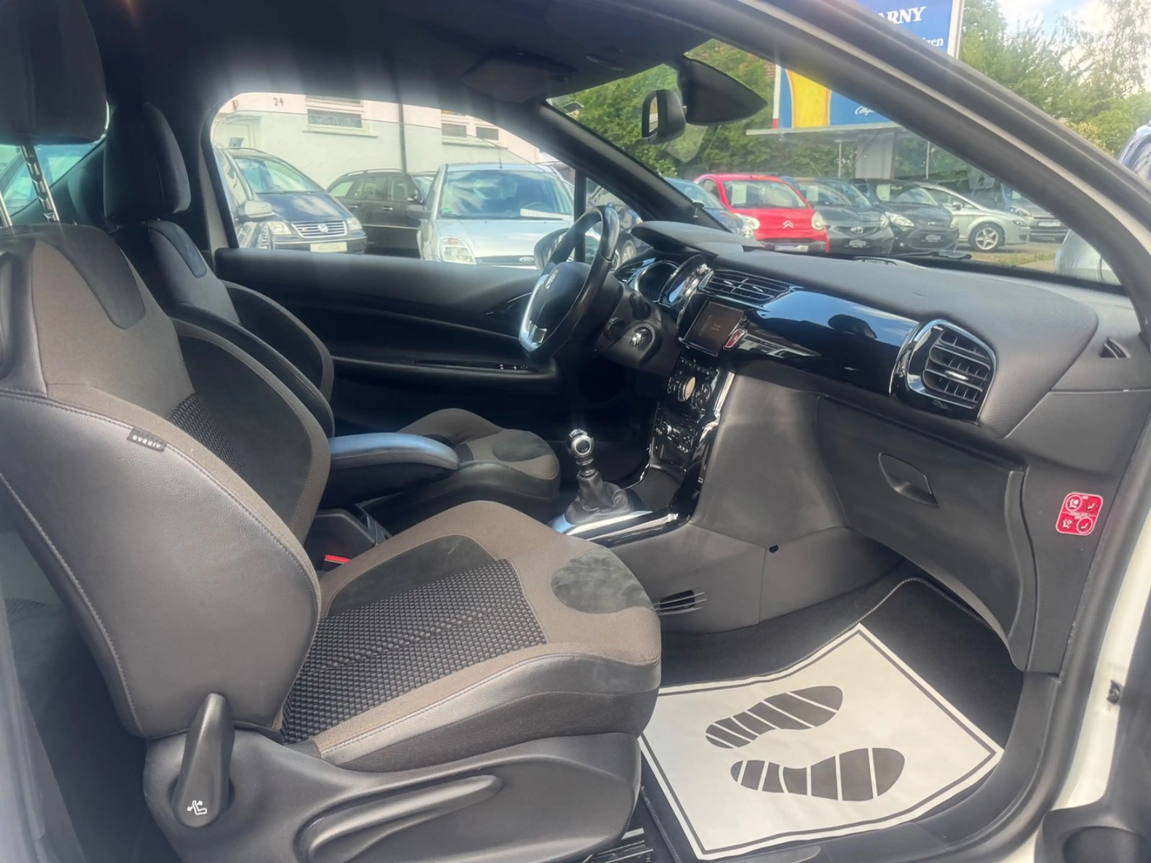 Citroen DS3 SportChic*TOP GEPFLEGT*2.HAND*PDC*BLUETOOTH — photo 6