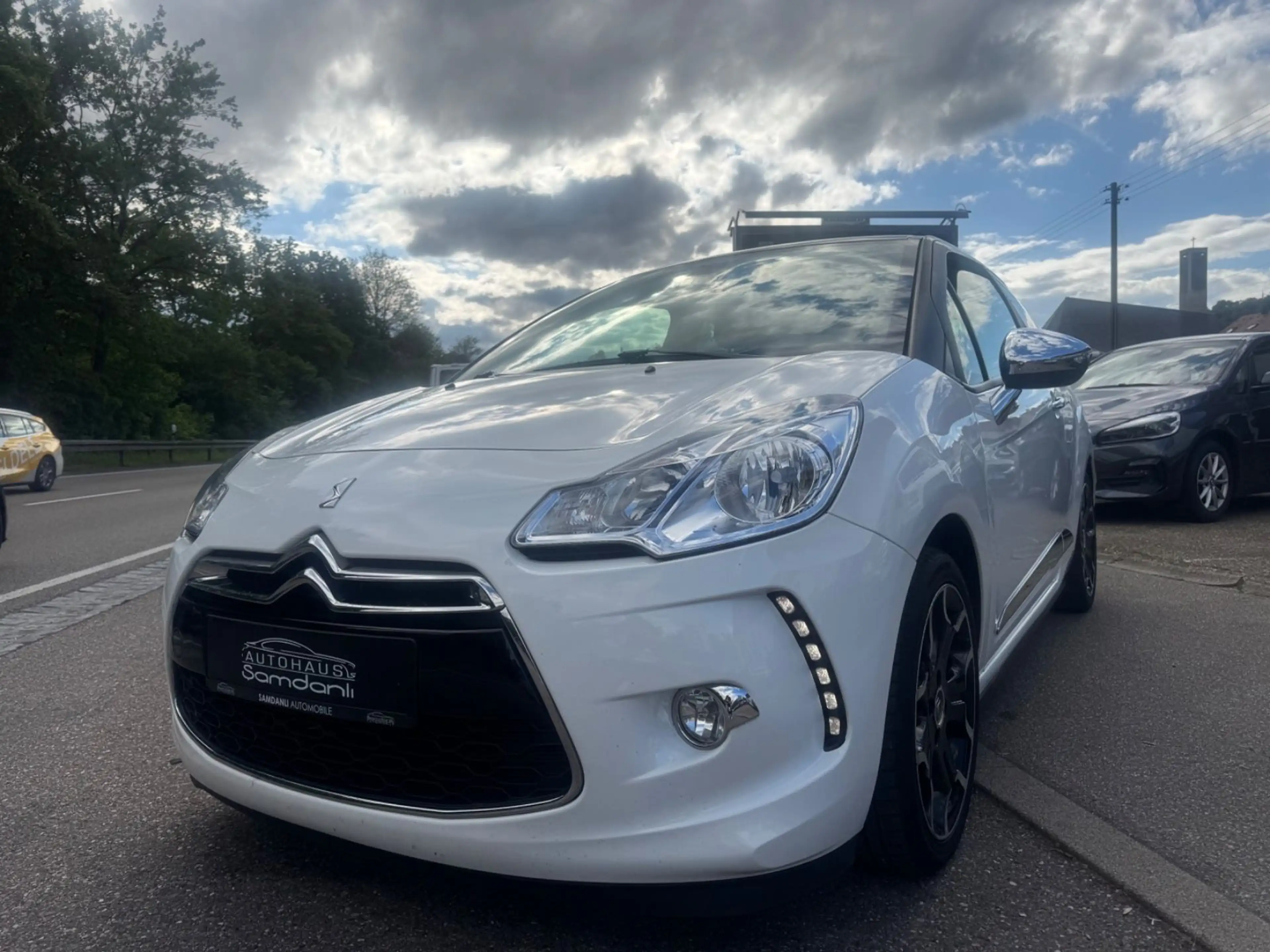 Citroen DS3 SportChic*TOP GEPFLEGT*2.HAND*PDC*BLUETOOTH